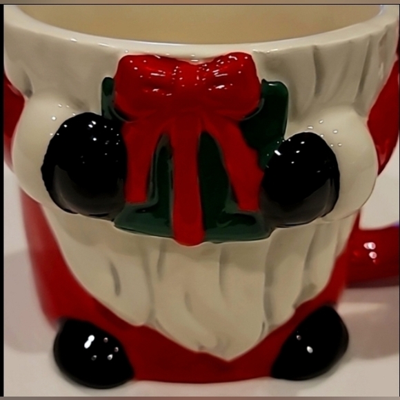 Bo's Artisan Attic Santa With A Gift Holiday Large Coffee Mug Red Green - Picture 2 of 7